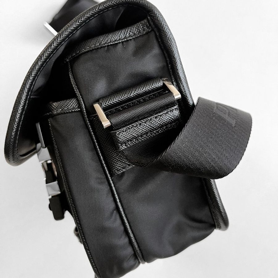 PRADA 尼龍相機包Re-Nylon 及 Saffiano 皮革肩背袋-7