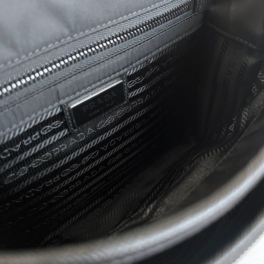PRADA 尼龍相機包Re-Nylon 及 Saffiano 皮革肩背袋-9