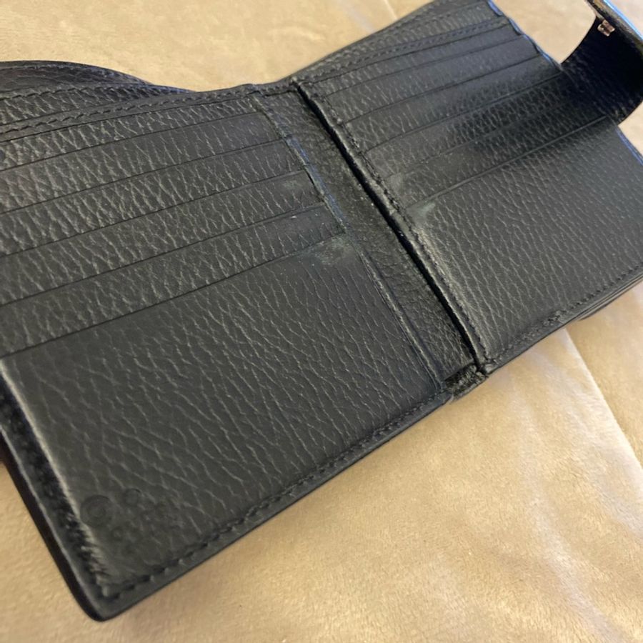 Gucci 黑金 零錢區 明顯使用痕跡 logo磨損使用痕跡 短夾 皮夾 卡夾-19