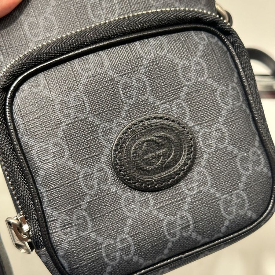 Gucci經典滿版黑色帆布手機包💼大全配🈶購證🔥包況9新-18