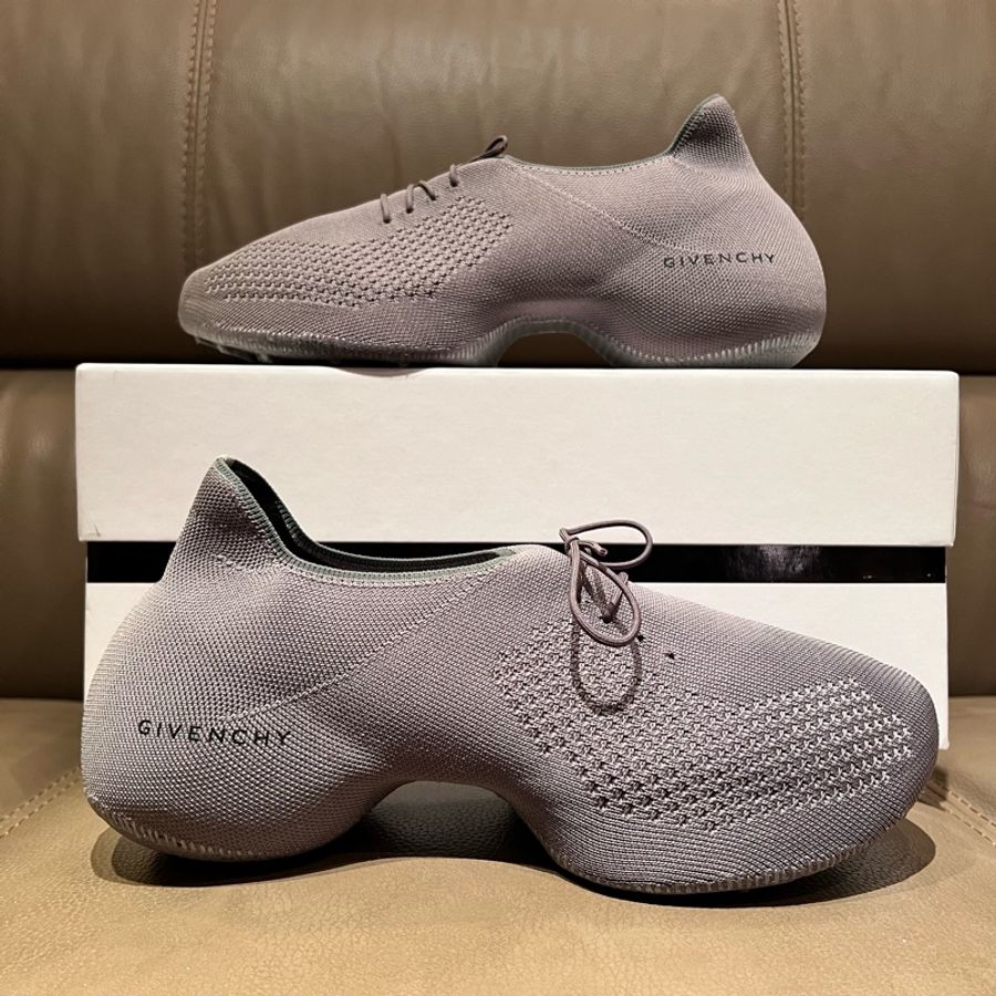Givenchy男裝運動鞋👟The TK-360 in “Graphite” Size42-0