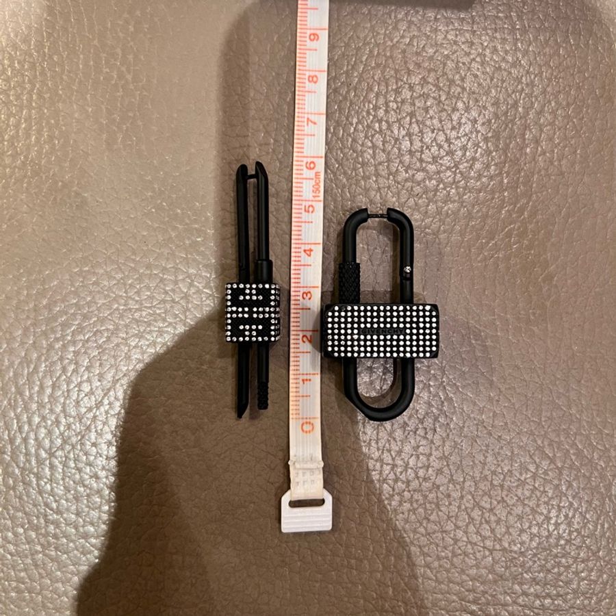 Givenchy 經典鎖頭款耳環🔒Lock asymetrical earrings with crystals-7
