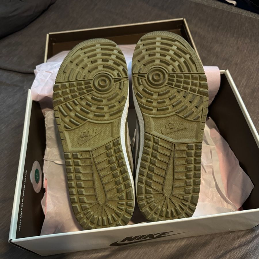 Nike Air Jordan 1 Golf x Travis Scott Neutral Olive 低筒 倒勾 橄欖綠-5