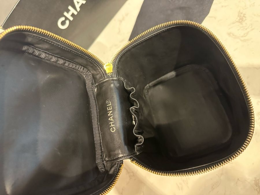 Chanel Vintage 黑色荔枝牛皮化妝箱包(非原廠鍊帶)-13