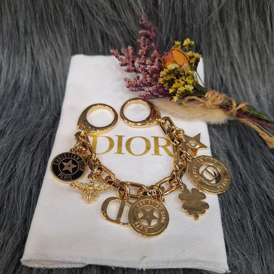 Dior V0981 LOGO 黑 琺瑯 金色 星星 蜜蜂 幸運草 吊掛飾/手鍊-1