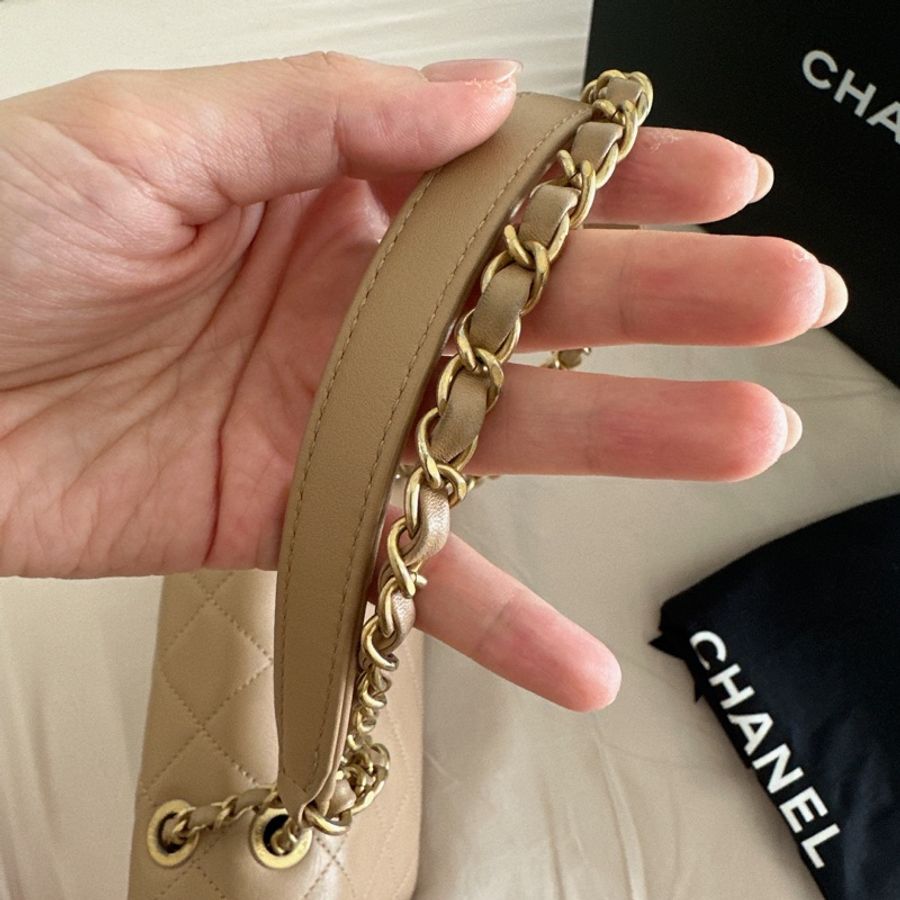 CHANEL香奈兒奶茶色爆款手拿/斜背/雙鏈肩背包牛皮口蓋包-9