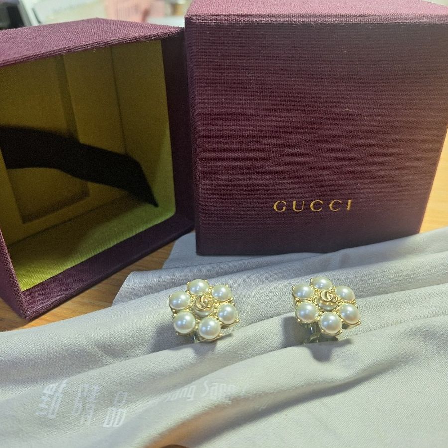 Gucci 珍珠花朵夾式耳環-0