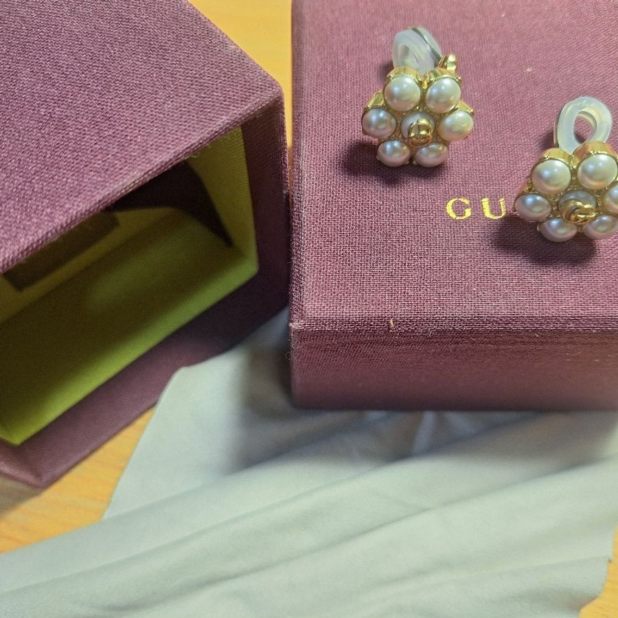 Gucci 珍珠花朵夾式耳環-2