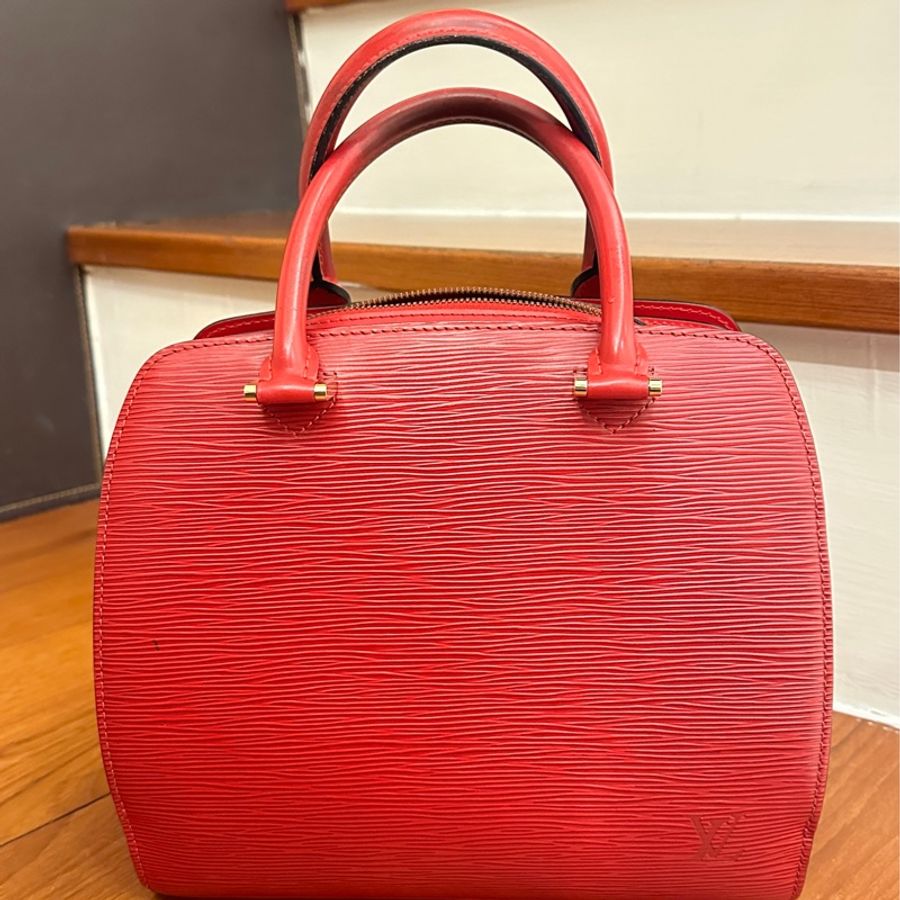 LV 紅EPI 方形手提包-0