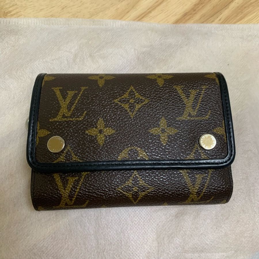 LV 短夾-5