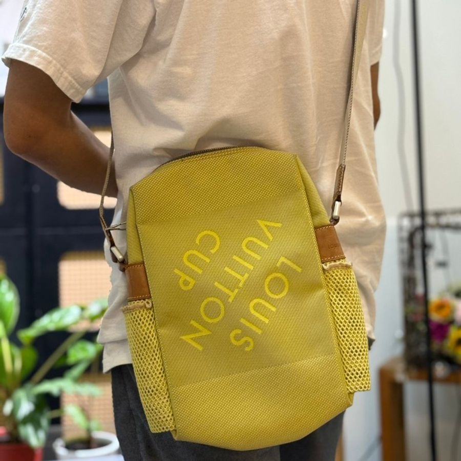 LV 帆布限量帆船盃斜背包-1