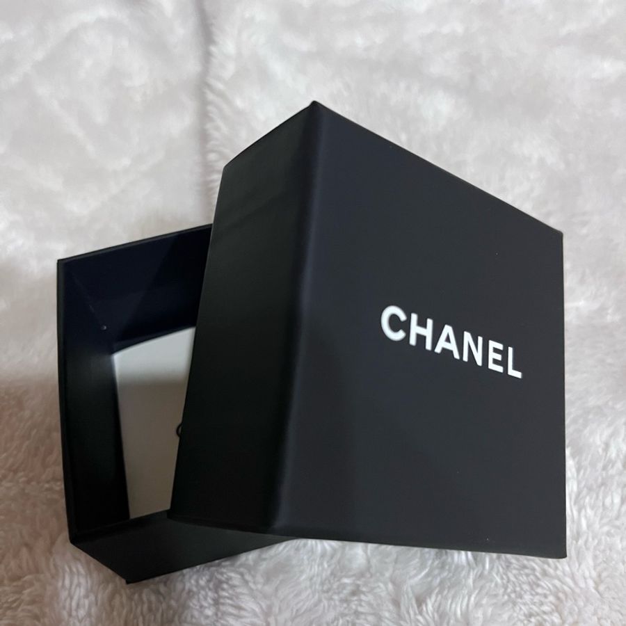 全新香奈兒CHANEL浮雕金幣最新款垂吊耳針熔岩款-3