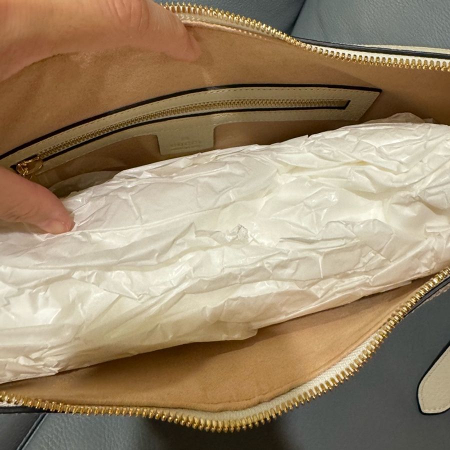 Gucci 情人節限定肩背包 pommes-9