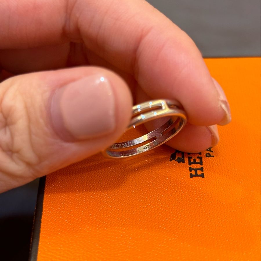 台灣櫃上買不到 現貨商品 全新商品 澳門購證 Hermes 白金戒指 結婚戒指 Ariane 尺寸53號-24