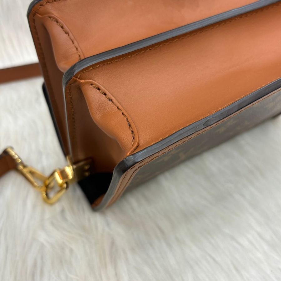 Louis Vuitton經典雙色原花迷你達芙妮斜背包Mini Dauphine-9