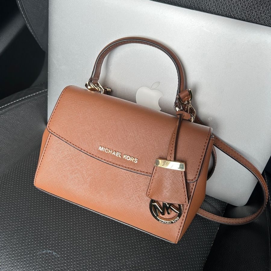 Michael Kors 焦糖色金字防刮皮革釦式手提/斜背包-0