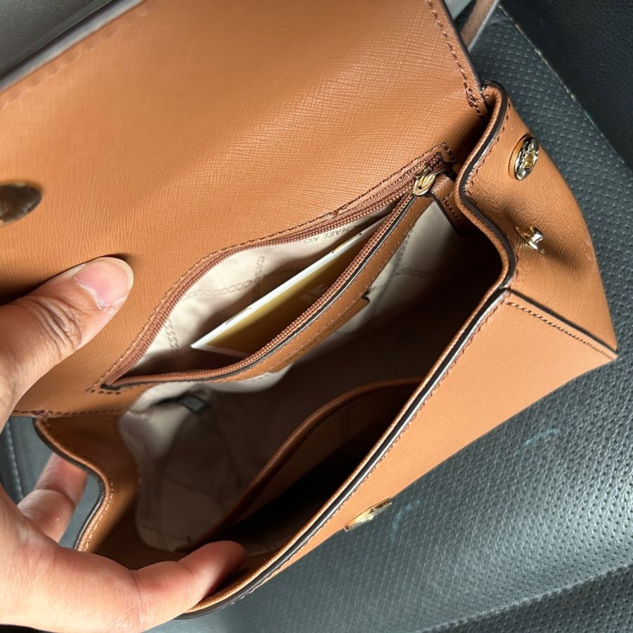 Michael Kors 焦糖色金字防刮皮革釦式手提/斜背包-2