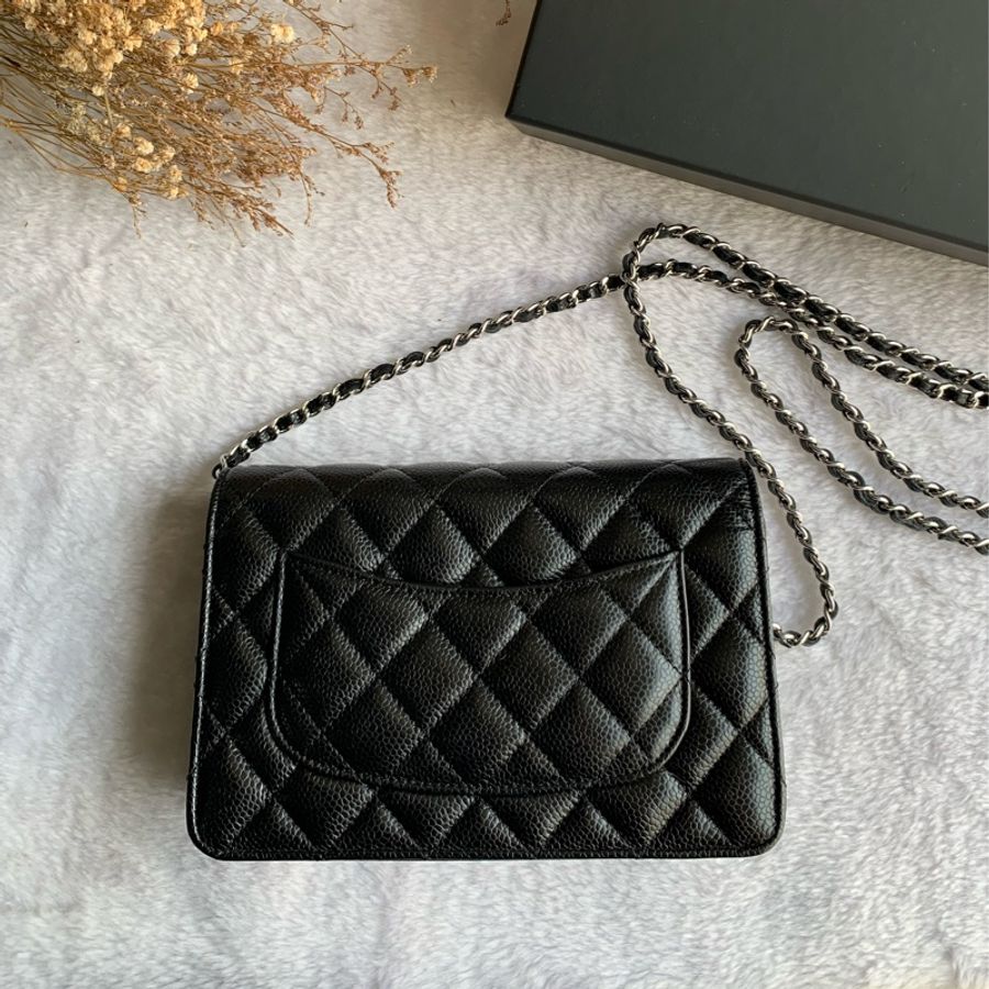Chanel 經典CC Logo銀釦荔枝皮革WOC(黑色)-2