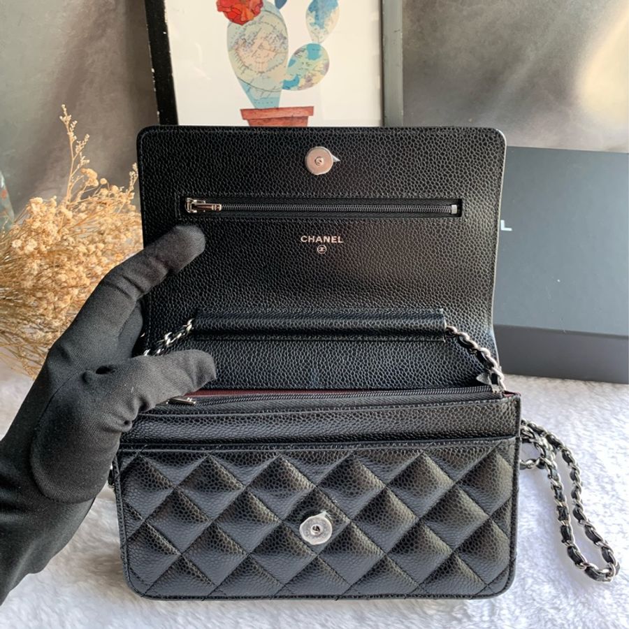 Chanel 經典CC Logo銀釦荔枝皮革WOC(黑色)-6