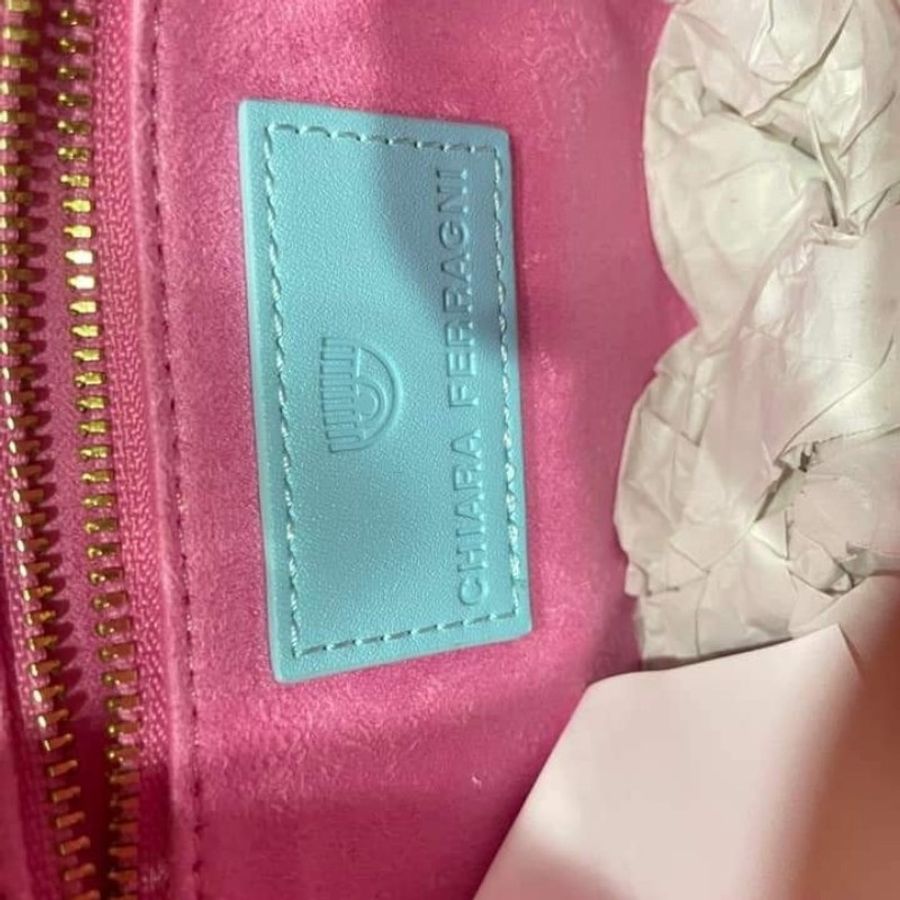 〔〔全新〕〕Chiara Ferragni Eyelike 小款 浮刻眨眼框可拆雙鍊帶皮革斜背包-baby 藍-17