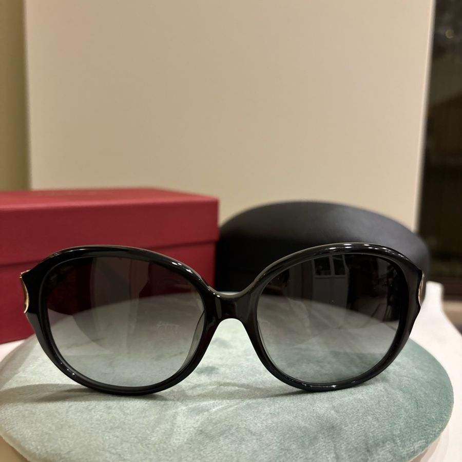 Ferragamo 黑色太陽眼鏡-1
