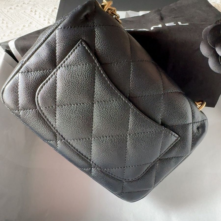 Chanel 23p 黑金愛心調節方胖20cm-5