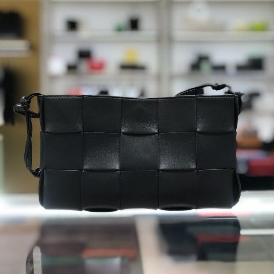 Bottega Veneta BV 730543 BV 15格 Cassette 包 黑色《2024季度新品》-8