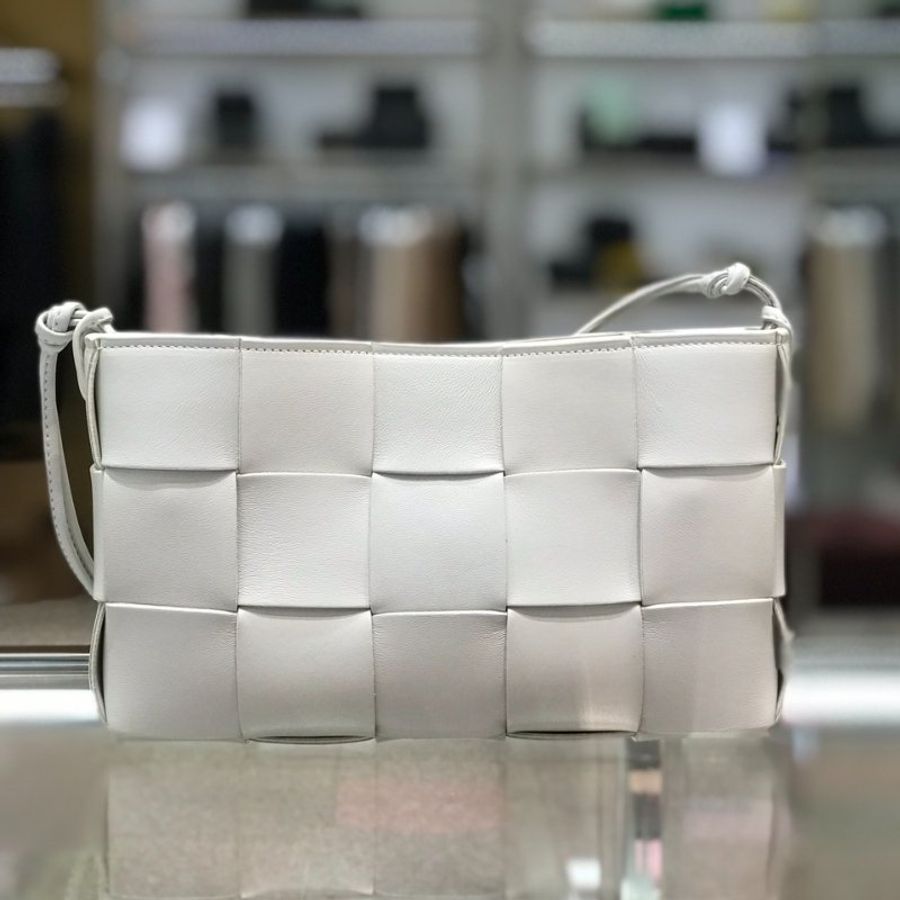 Bottega Veneta 730543 BV 15格 Cassette 包 粉筆白《2024季度新品》-2