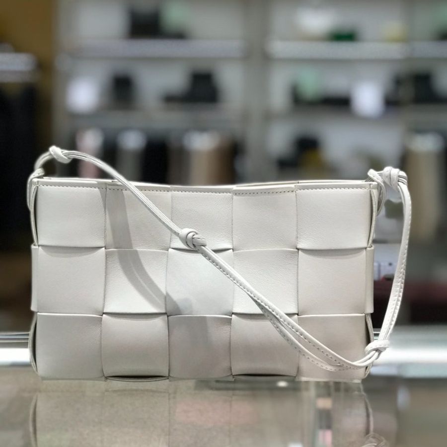Bottega Veneta 730543 BV 15格 Cassette 包 粉筆白《2024季度新品》-3