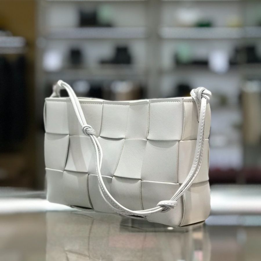 Bottega Veneta 730543 BV 15格 Cassette 包 粉筆白《2024季度新品》-4
