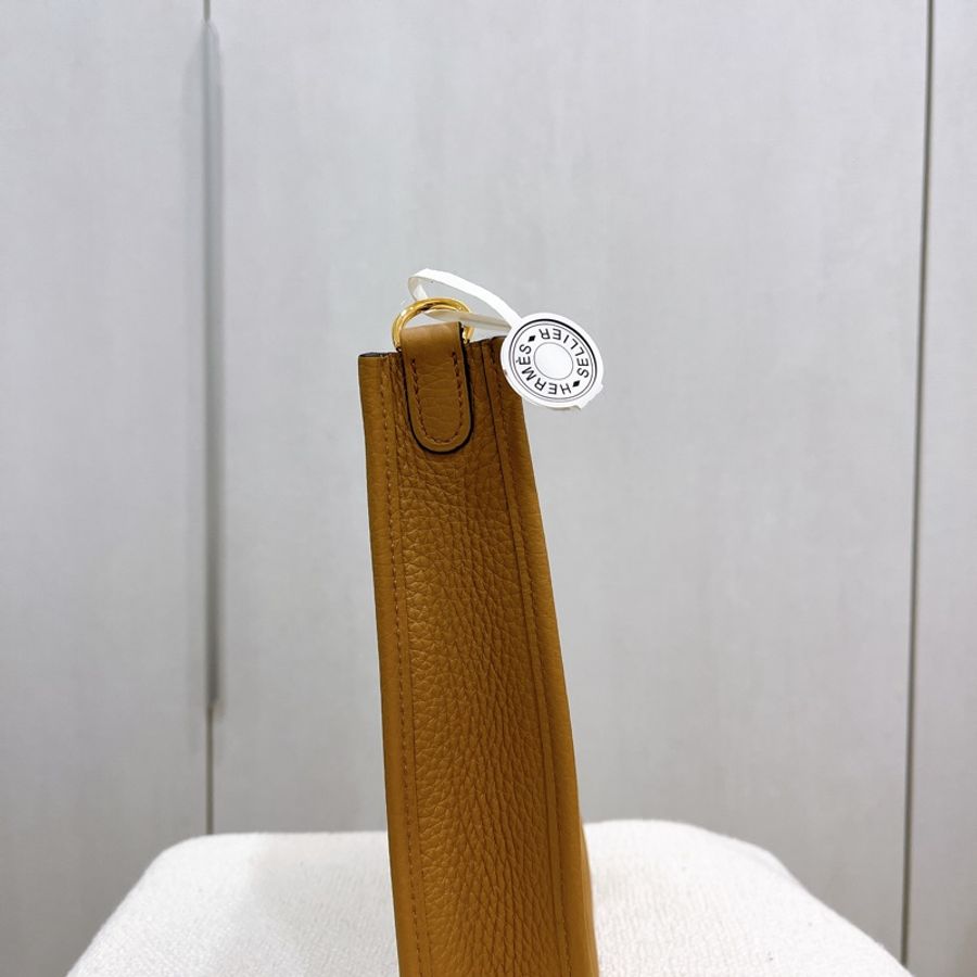 愛馬仕 mini evelyne 奶茶色 編織肩帶-1
