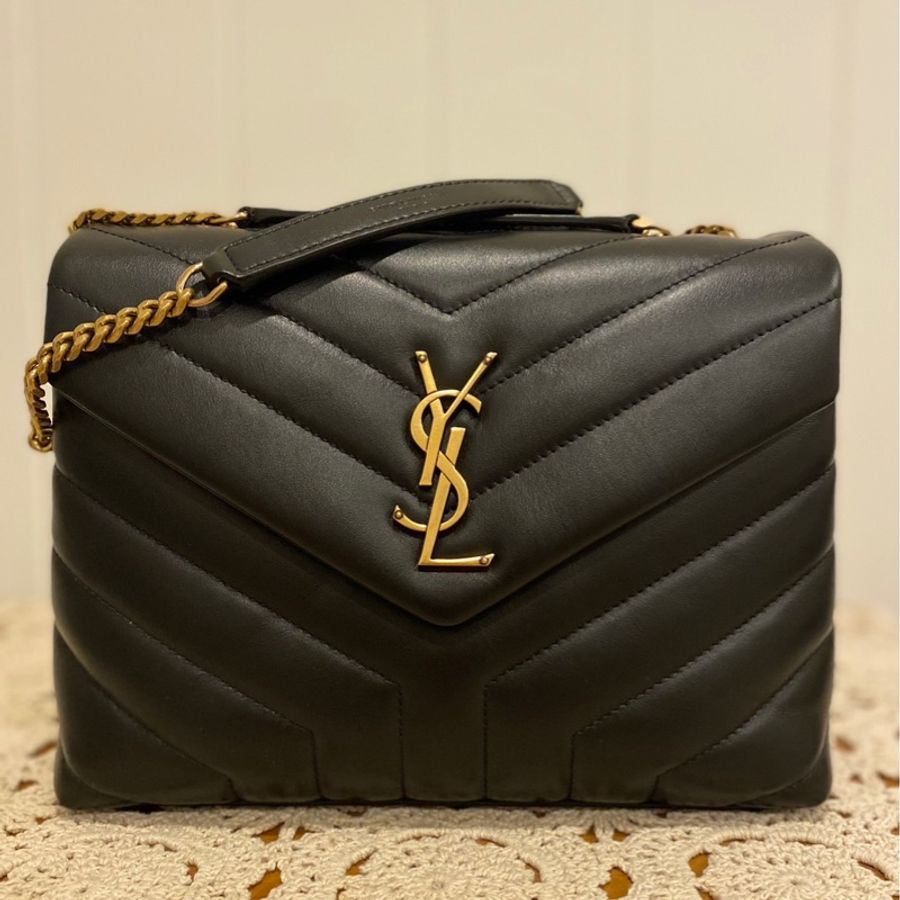 聖羅蘭【YSL】LOULOU「Y」形絎縫皮革小型手袋 黑色-0