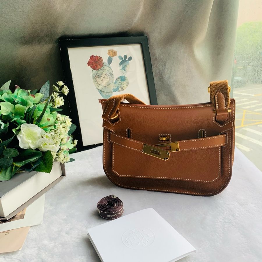 Hermes Jypsiere Mini Evercolor 皮金釦吉普賽包(金棕色)-1