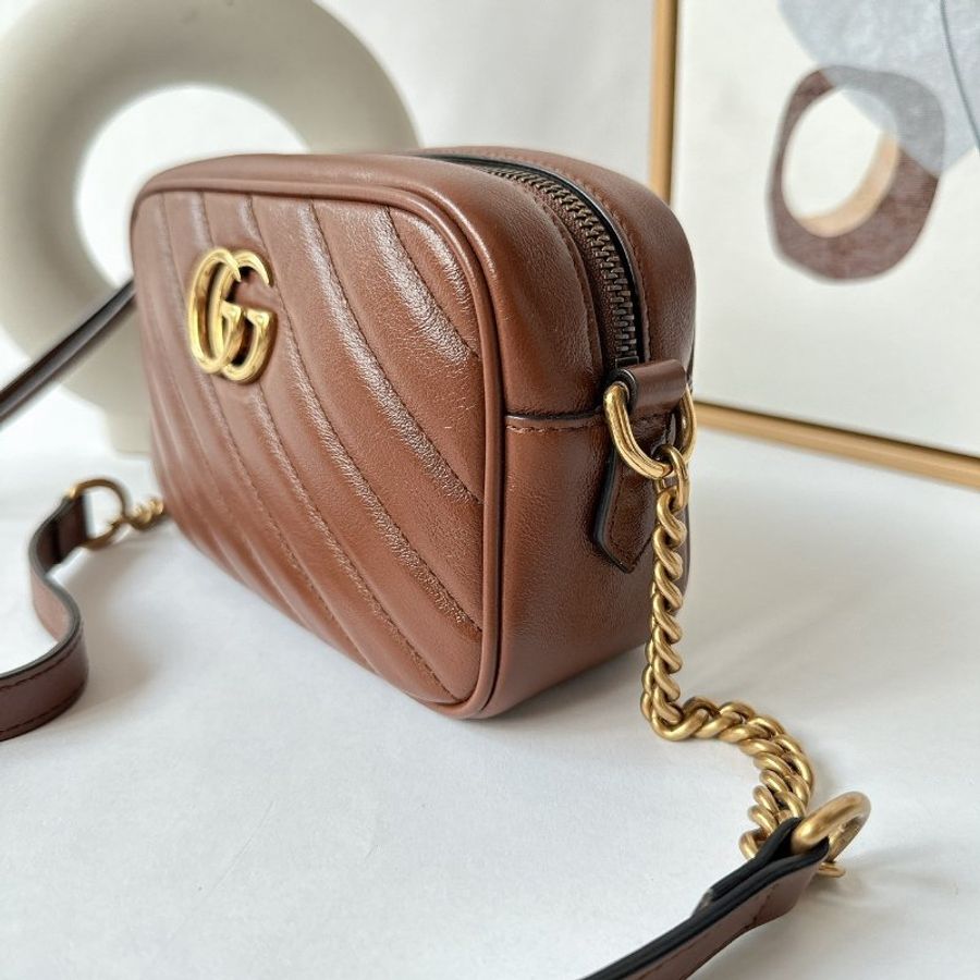 GUCCI Marmont 焦糖棕絎縫斜背相機包小款-2