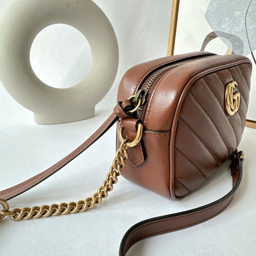 GUCCI Marmont 焦糖棕絎縫斜背相機包小款-3