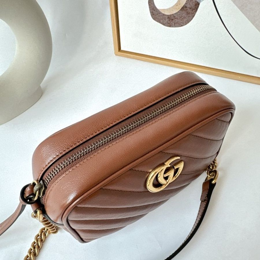 GUCCI Marmont 焦糖棕絎縫斜背相機包小款-4