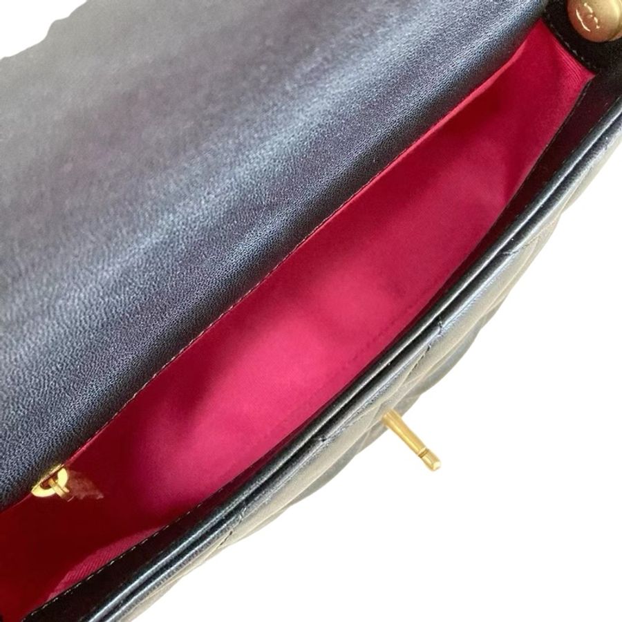 Chanel 23S 黑色心扣 Chain Bag-6