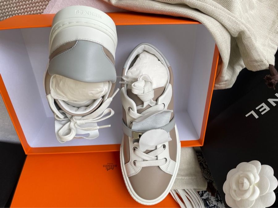 Hermes Kelly Sneaker大象灰拼銀色金扣鞋-2