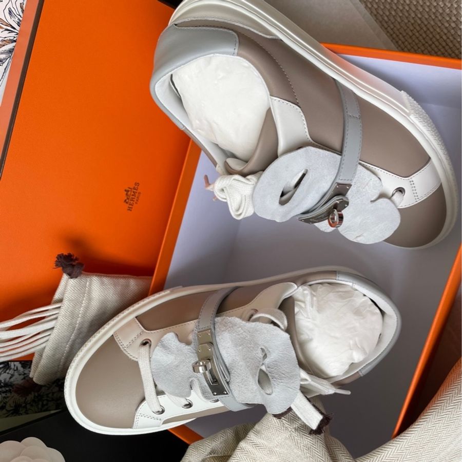 Hermes Kelly Sneaker大象灰拼銀色金扣鞋-3