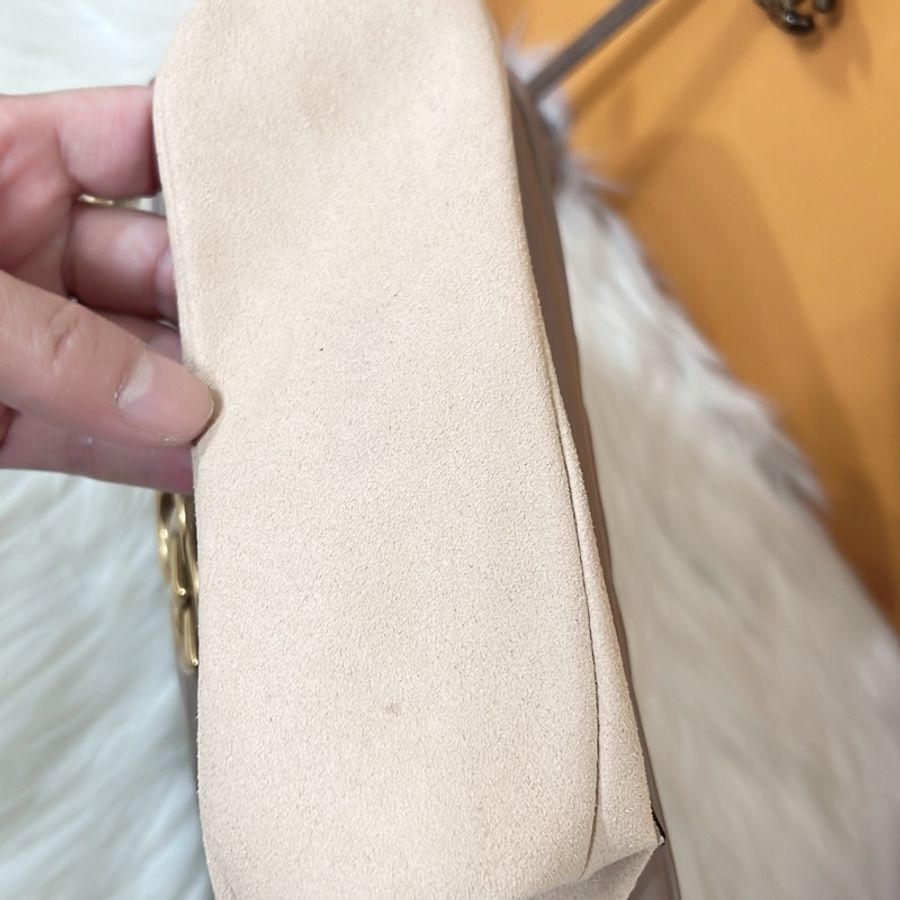 GUCCI 粉膚全皮馬孟斜背包24CM-21