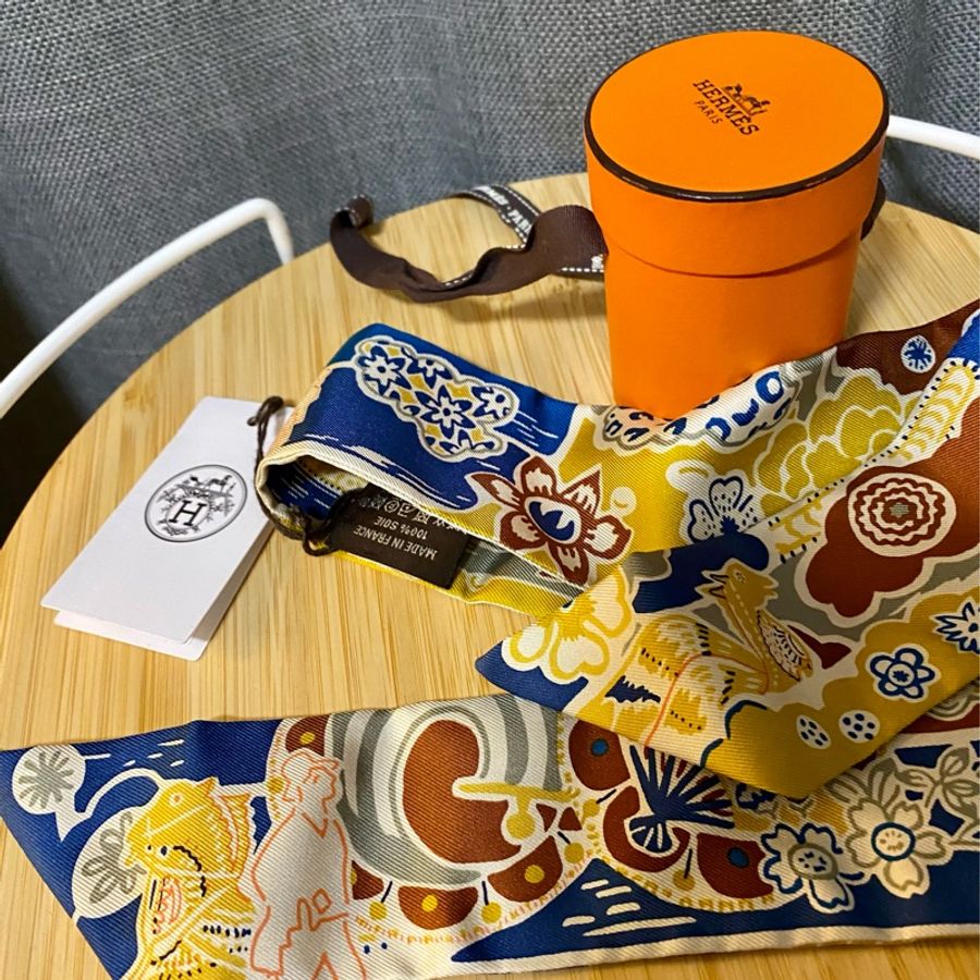 限時特價❤️Hermes twilly 棕色 芥末黃 深藍 騎士 藍/棕/黃 印花 絲巾 母子 騎馬 大地色 深藍 好搭配 金棕 百搭的配色 售出如圖-2