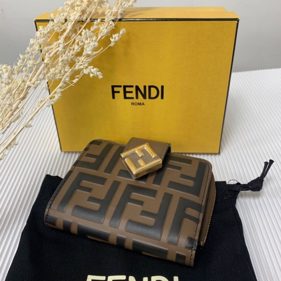 Fendi FF全新新款Diamonds皮夾-0