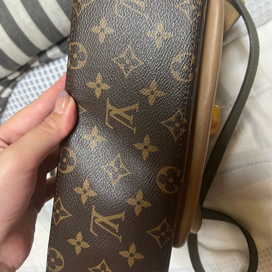 LOUIS VUITTON郵差包-12