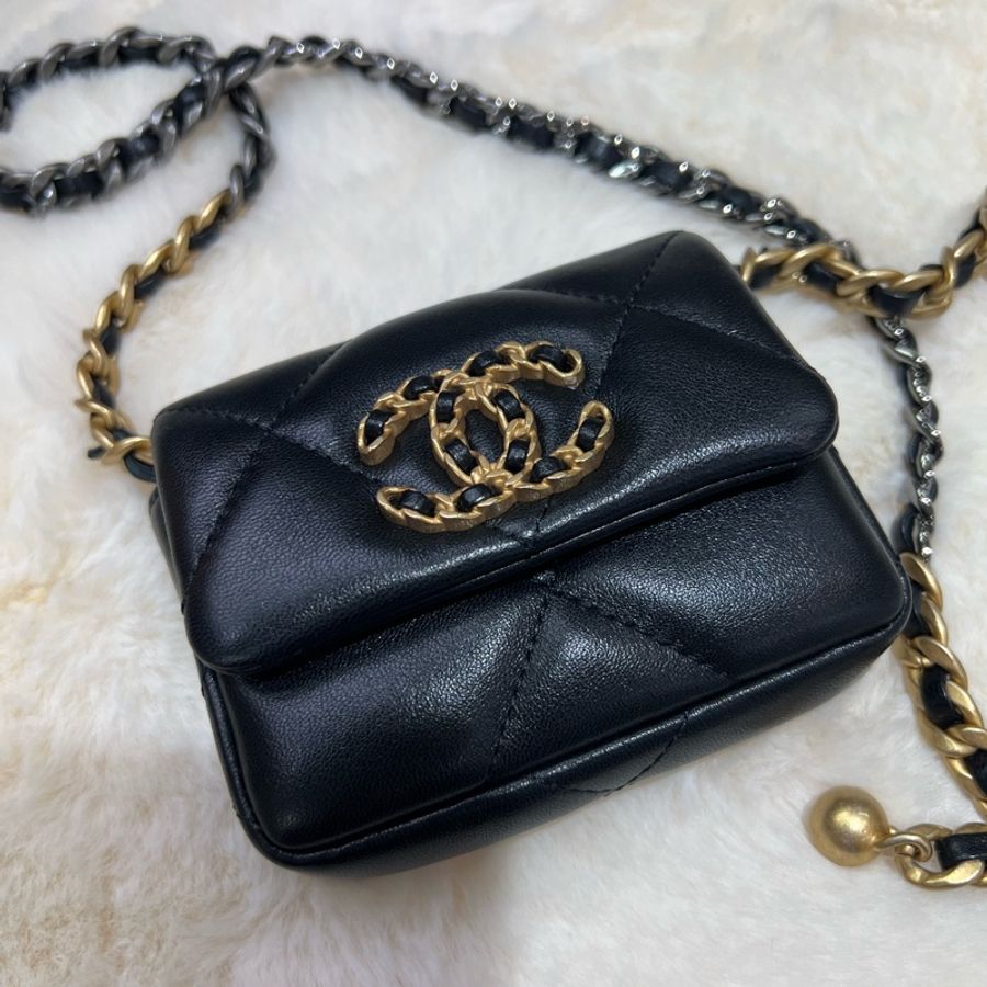 Chanel 金色皮穿鏈扣 19 腰包 X026-1
