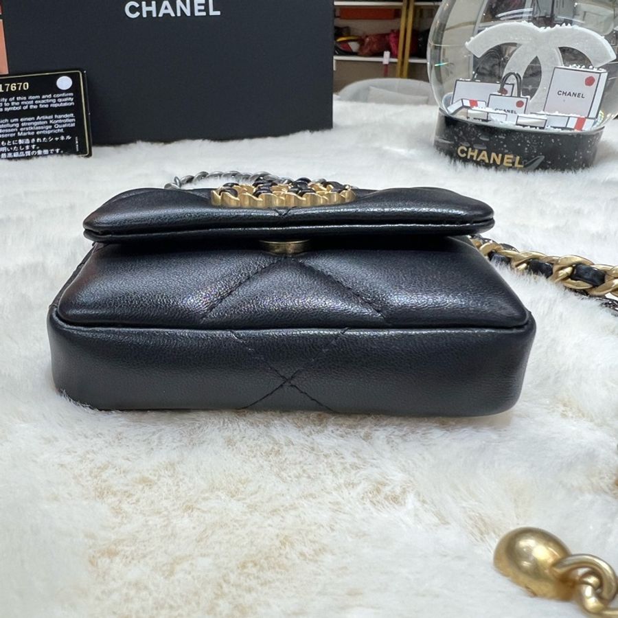 Chanel 金色皮穿鏈扣 19 腰包 X026-7