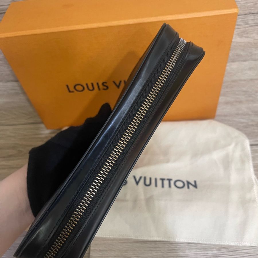 比短夾還便宜❗️Lv黑老花手拿包(專櫃購證、配件完整齊全‼️)-9