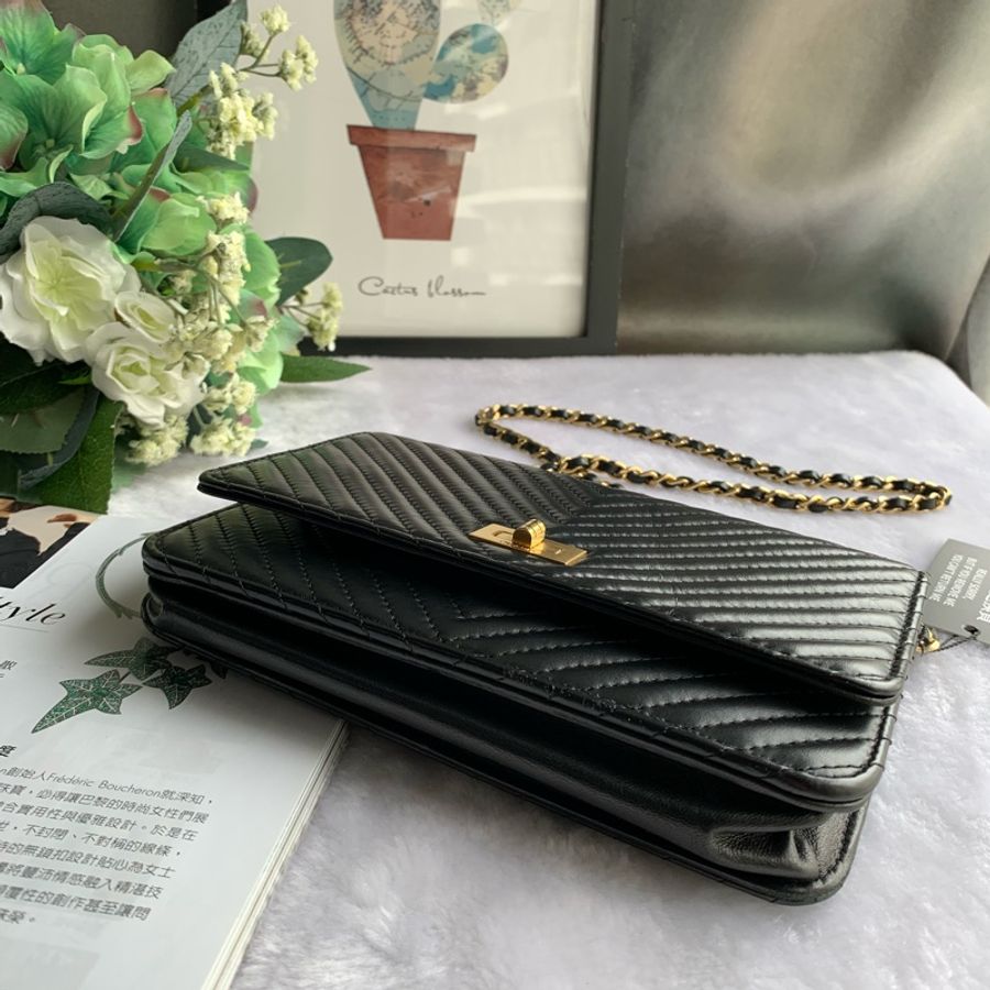 Chanel 金釦2.55 復古小牛皮WOC(黑色)-4
