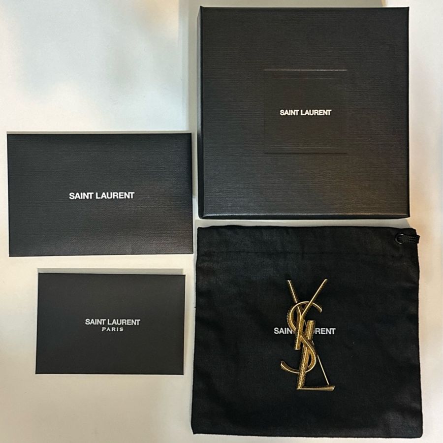 ysl 胸針-3