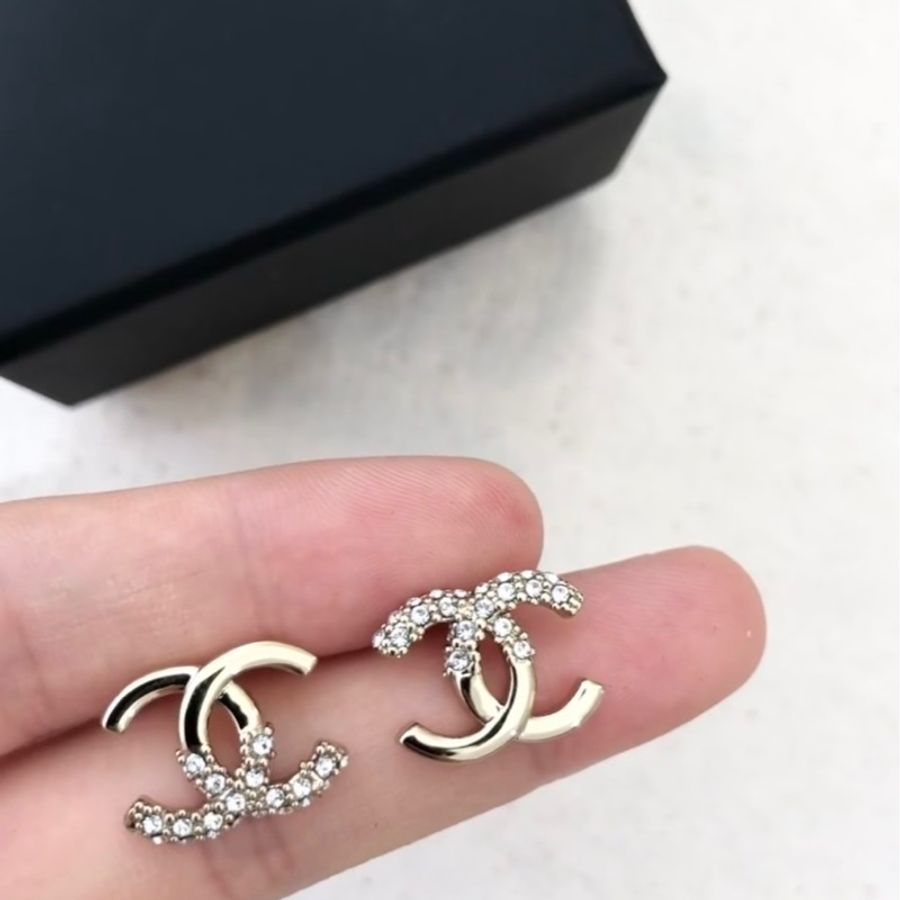 香奈兒Chanel 半鑽雙C 耳環 銀色系-4