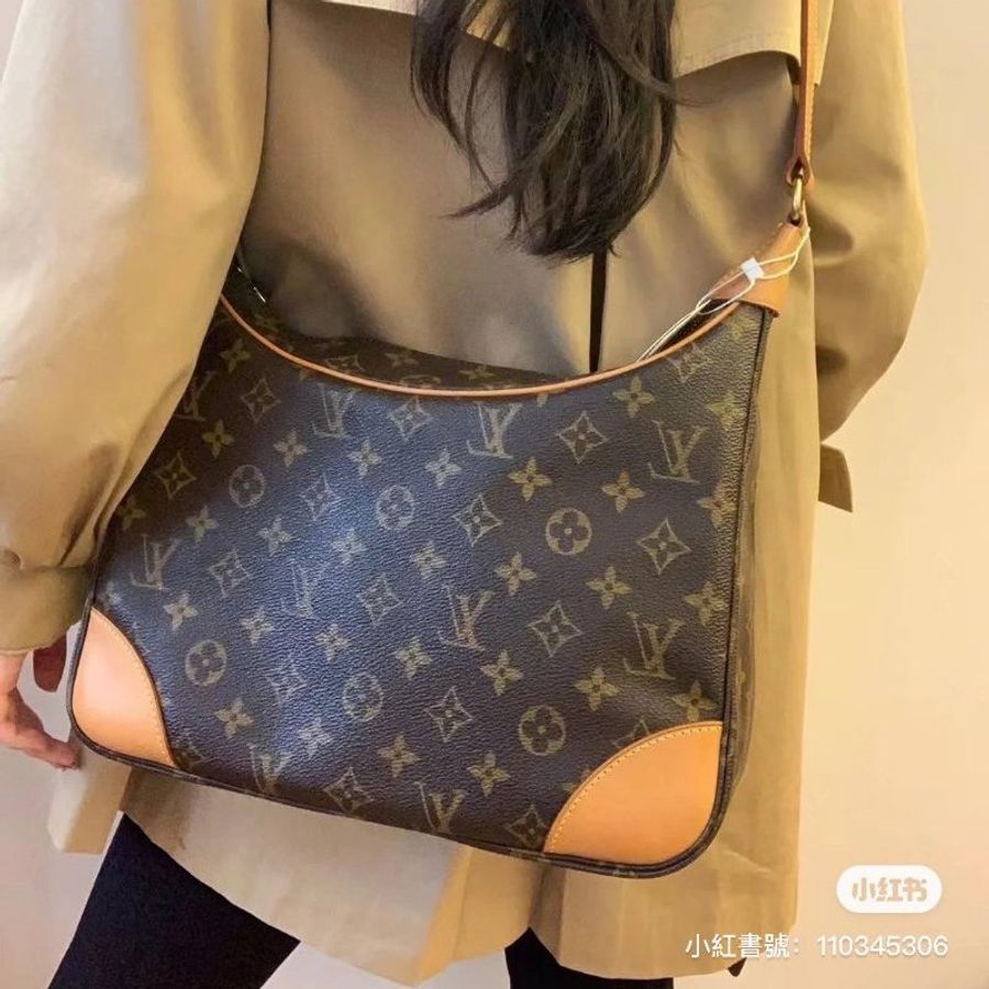 全網最低❤️LV❤️經典老花牛角包~包況良好-0